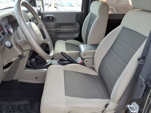 Used 2010 Jeep Wrangler Rubicon w/ PWR Convenience Group image 10