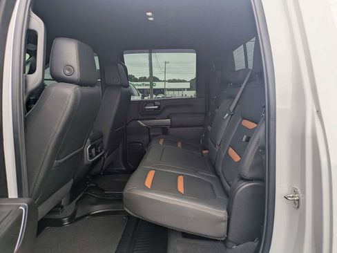 Used 2022 GMC Sierra 2500 AT4 w/ AT4 Preferred Package AWD/4WD image 13
