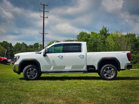 New 2026 GMC Sierra 2500 SLT w/ SLT Premium Package AWD/4WD image 8