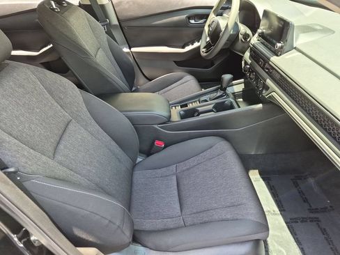 Used 2025 Honda Accord LX image 30