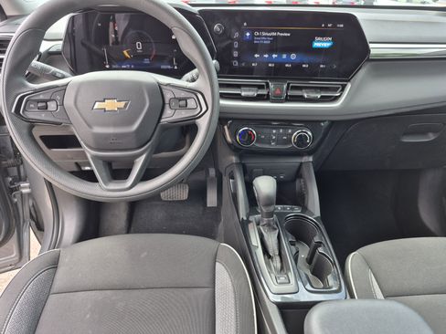 Used 2025 Chevrolet TrailBlazer LT AWD/4WD image 18
