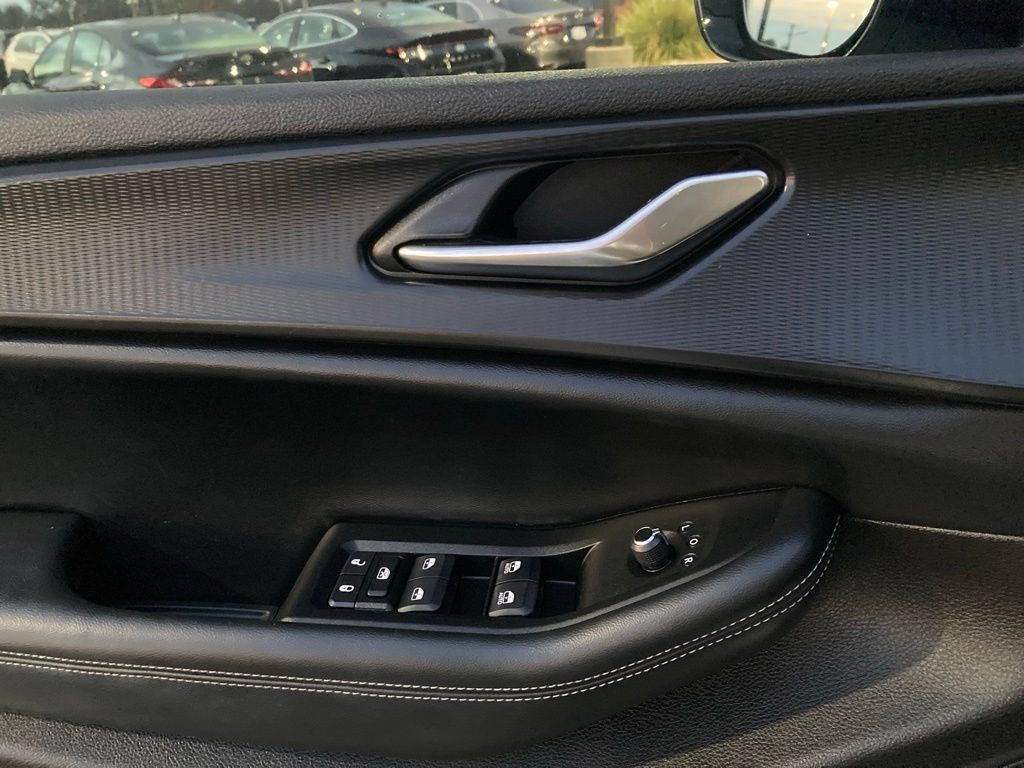 Used 2024 Jeep Grand Cherokee Altitude RWD image 15