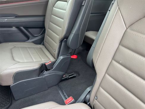 New 2025 Volkswagen Atlas SEL image 31