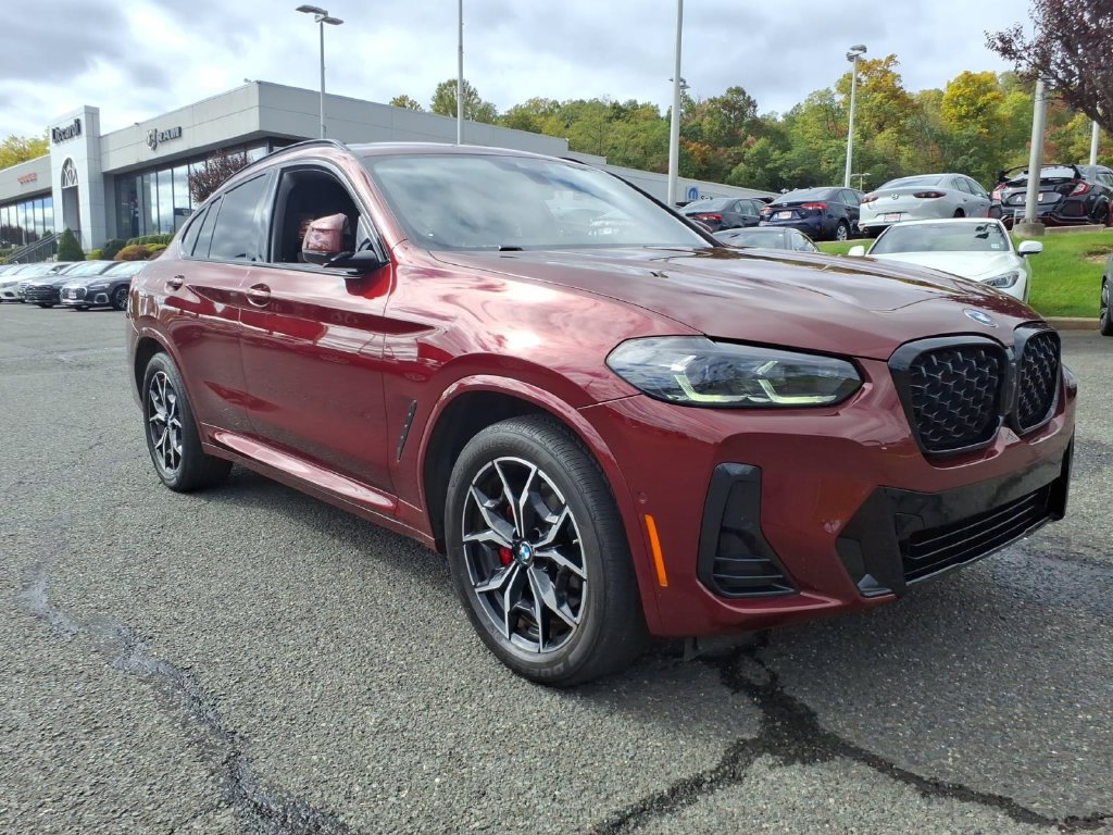 Used 2024 BMW X4 xDrive30i w/ Premium Package AWD/4WD image 1