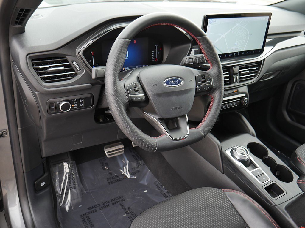 Used 2024 Ford Escape ST-Line w/ Tech Pack #1 AWD/4WD image 11