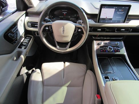 Used 2023 Lincoln Aviator Reserve w/ Equipment Group 201A image 15