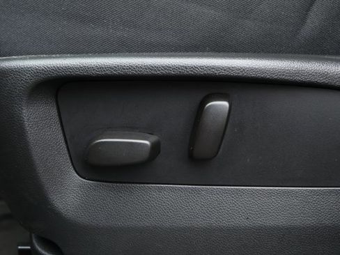 Used 2023 Buick Envision Essence image 25