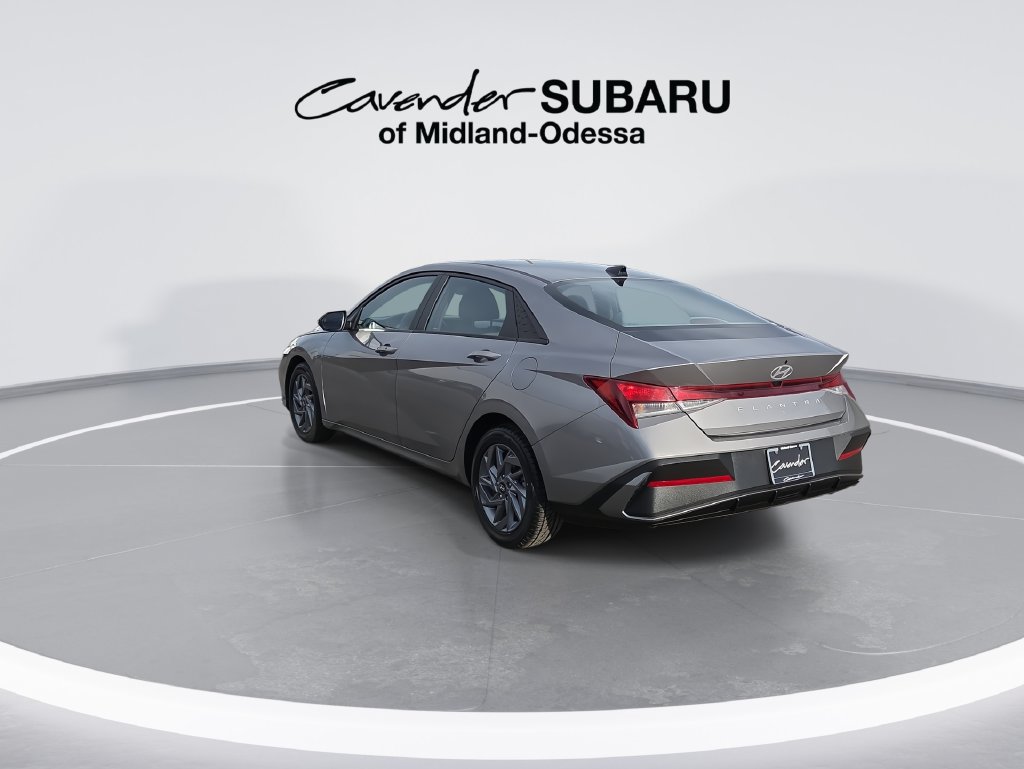 Used 2024 Hyundai Elantra SEL FWD image 6