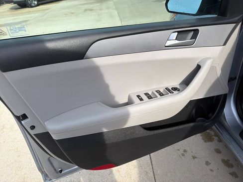 Used 2017 Hyundai Sonata SE FWD image 10