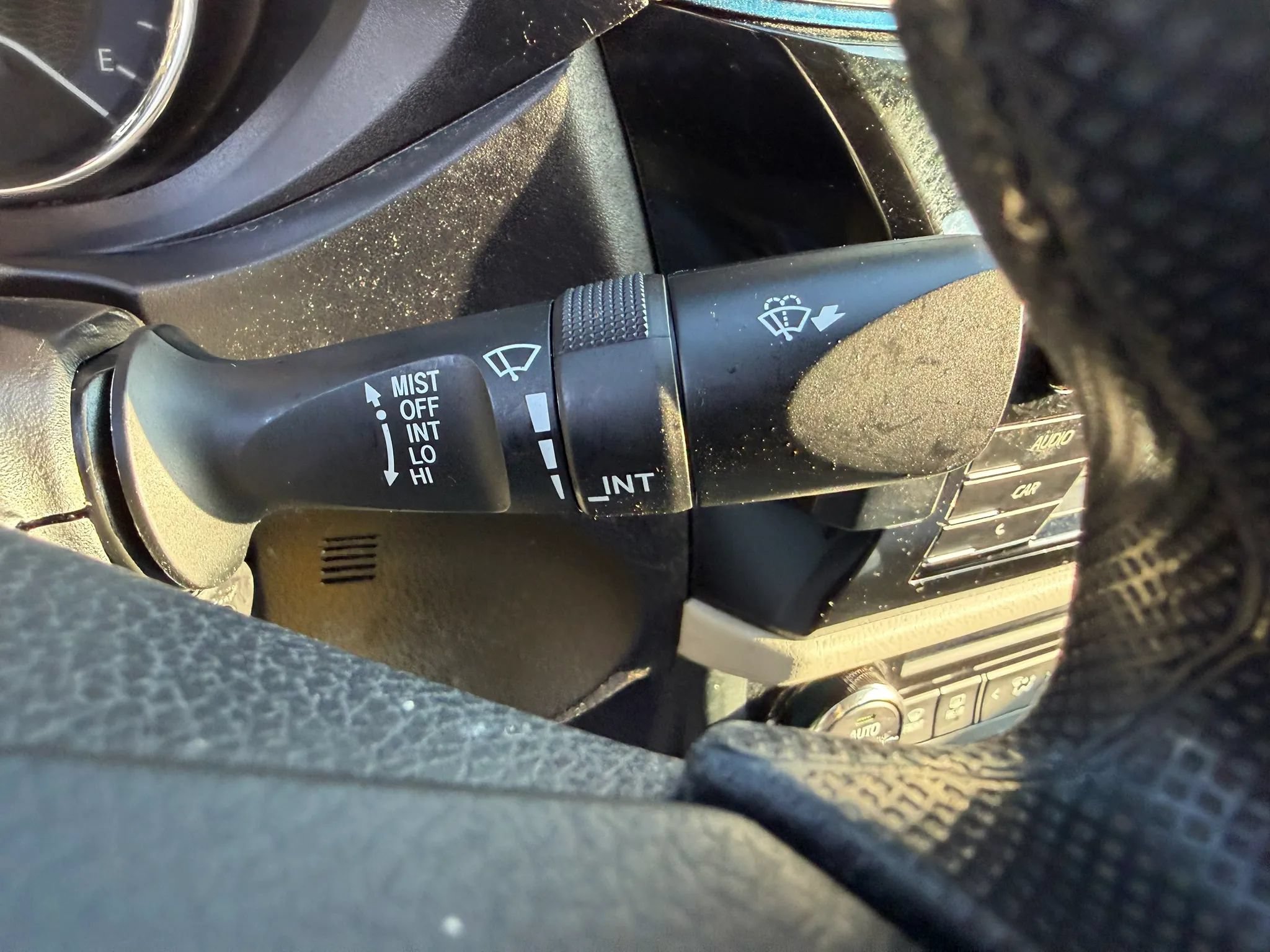 Used 2015 Toyota Corolla LE FWD image 34