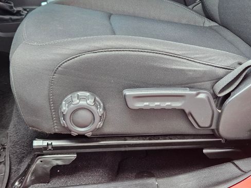 Used 2020 Jeep Wrangler Unlimited Sahara AWD/4WD image 21