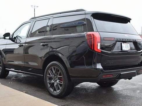 Used 2025 Ford Expedition Platinum w/ Stealth Performance Package image 10