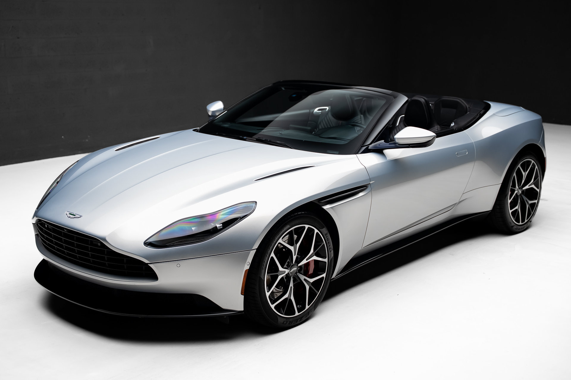 Used 2019 Aston Martin DB11 Volante RWD image 7