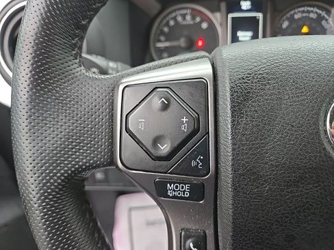 Used 2022 Toyota Tacoma SR5 AWD/4WD image 19