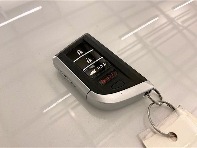 Used 2022 Acura MDX SH-AWD image 9