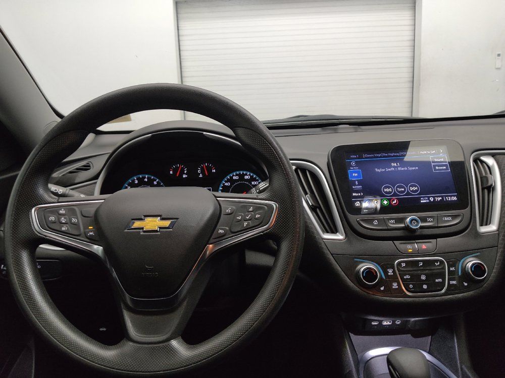Used 2025 Chevrolet Malibu LT FWD image 22