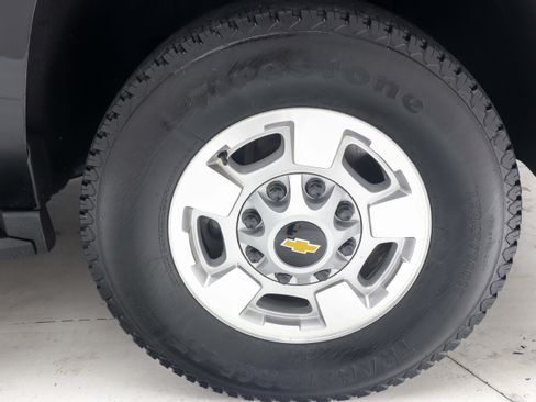 Used 2017 Chevrolet Suburban 3500 LS w/ Driver Alert Package AWD/4WD image 33
