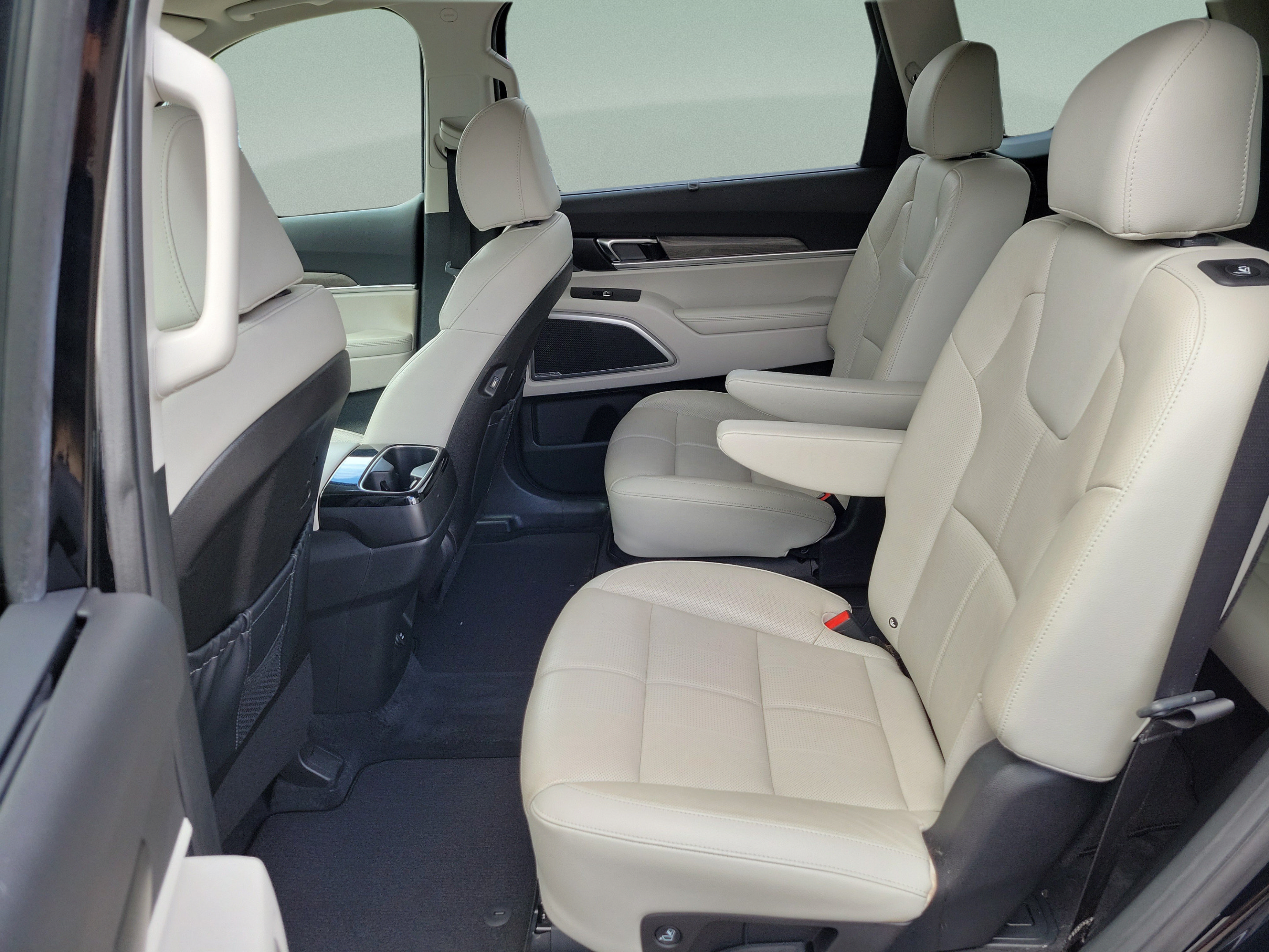 Used 2022 Kia Telluride EX w/ EX Premium Package FWD image 9