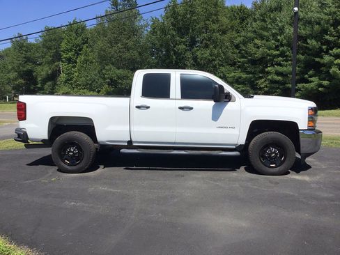 Used 2019 Chevrolet Silverado 2500 W/T w/ Snow Plow Prep Package image 4
