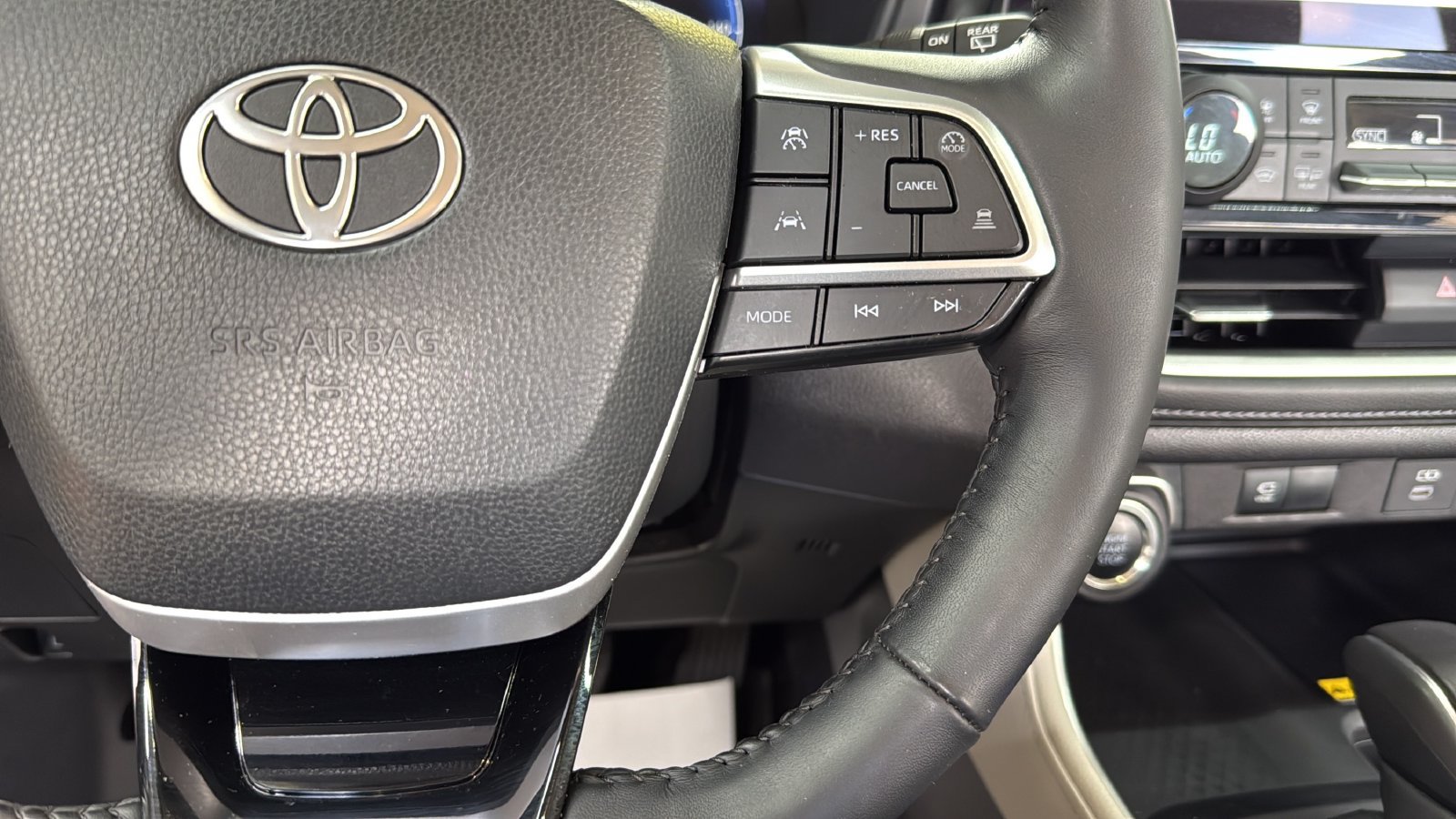 Used 2025 Toyota Grand Highlander AWD image 15