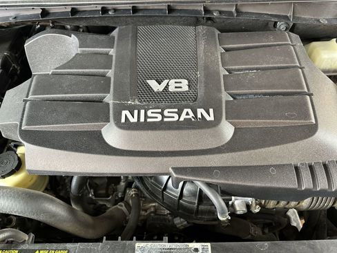 Used 2019 Nissan Titan S image 28