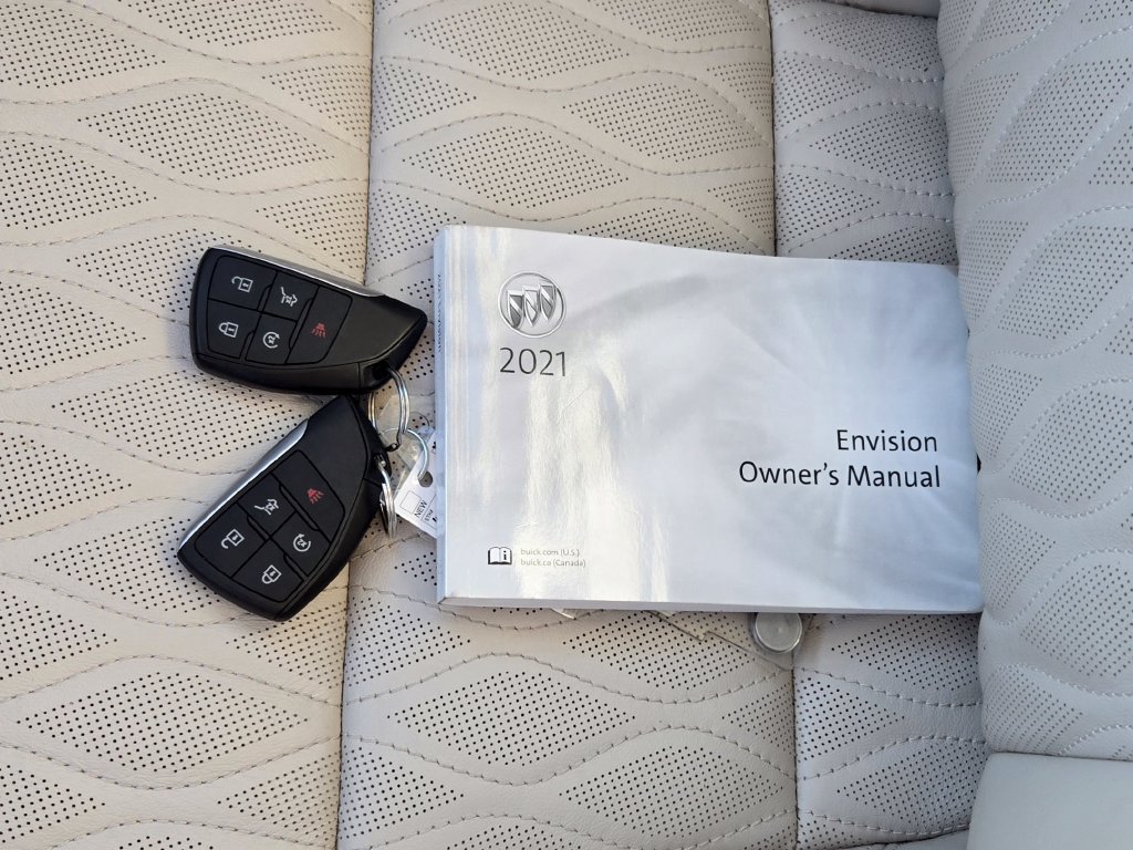 Used 2021 Buick Envision Avenir w/ Technology Package II FWD image 11