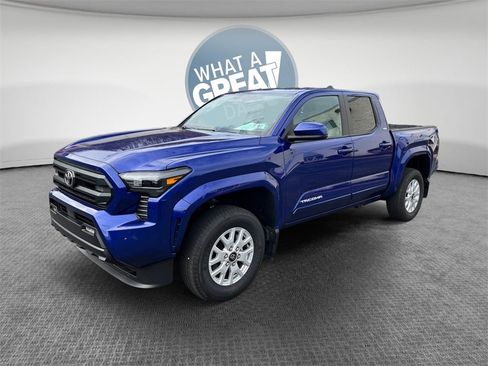 Certified 2025 Toyota Tacoma SR5 image 8