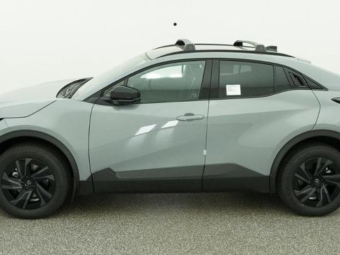 New 2026 Toyota C-HR AWD/4WD image 5