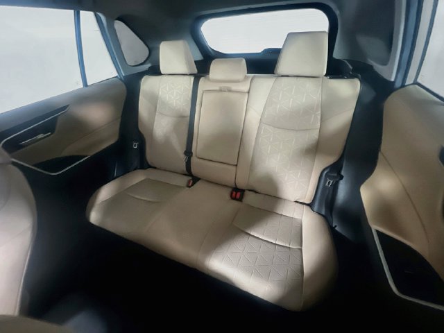 Used 2022 Toyota RAV4 XLE AWD/4WD image 27