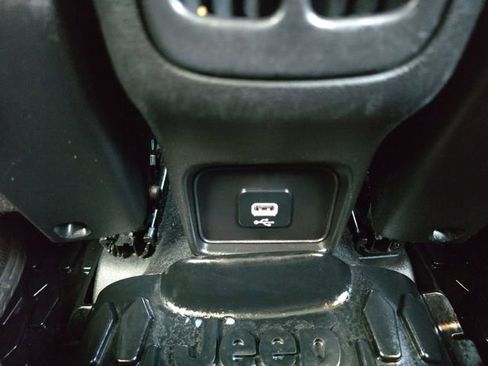 Used 2020 Jeep Compass Sport image 26