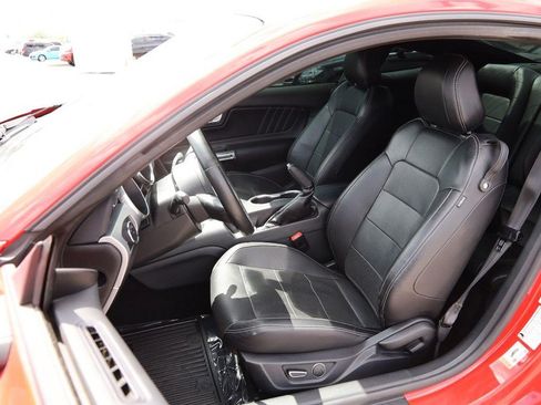 Used 2019 Ford Mustang GT Premium w/ Black Accent Package RWD image 8