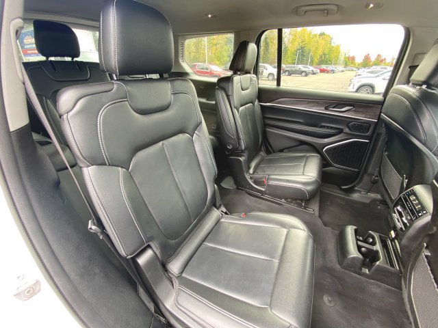 Used 2022 Jeep Grand Cherokee L Limited AWD/4WD image 27