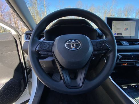 Used 2024 Toyota RAV4 XLE image 33