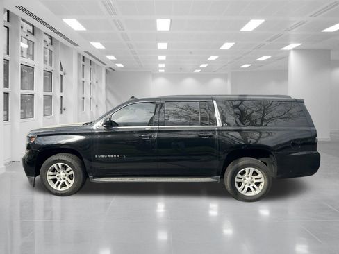 Used 2020 Chevrolet Suburban LT RWD image 8