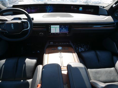 Used 2025 Lincoln Navigator L Black Label image 10