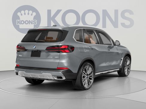 Used 2024 BMW X5 xDrive40i w/ M Sport Package AWD/4WD image 2
