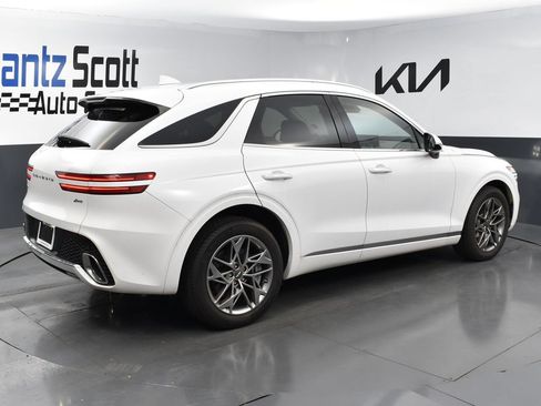 Used 2025 Genesis GV70 2.5T AWD/4WD image 5