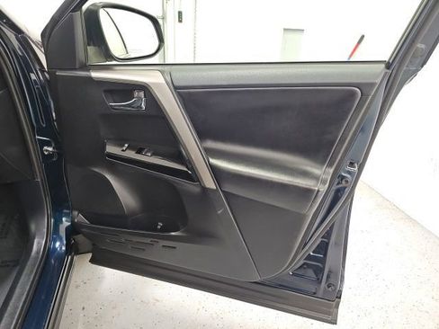 Used 2018 Toyota RAV4 Limited w/ Advanced Technology Package image 37