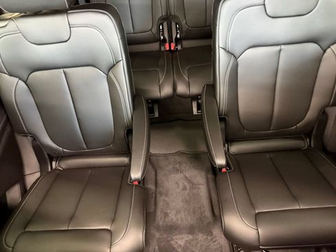 New 2026 Jeep Grand Cherokee L Limited AWD/4WD image 32