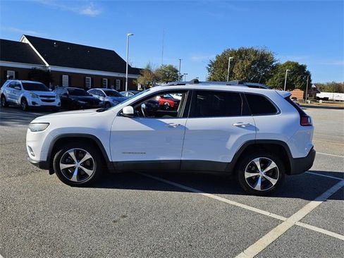 Used 2019 Jeep Cherokee Limited w/ Luxury Group image 4