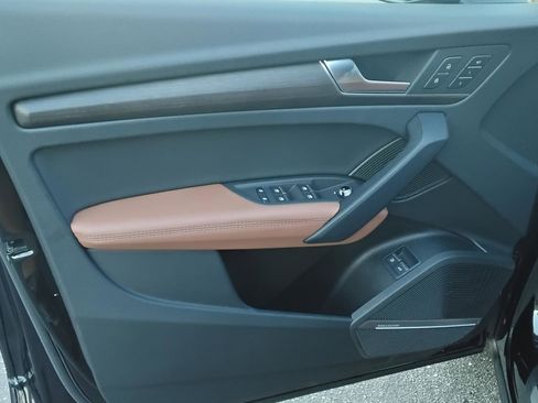 Certified 2025 Audi Q5 e Premium Plus image 16