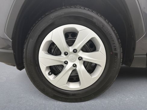 Used 2025 Toyota RAV4 LE image 22