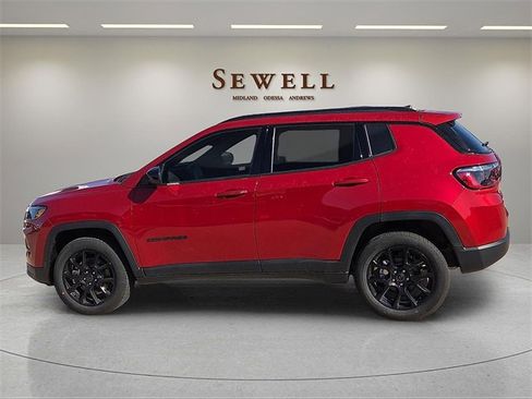 New 2026 Jeep Compass Latitude image 2