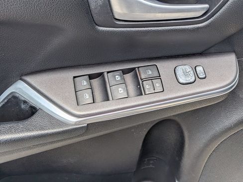 Used 2016 Toyota Camry SE FWD image 9