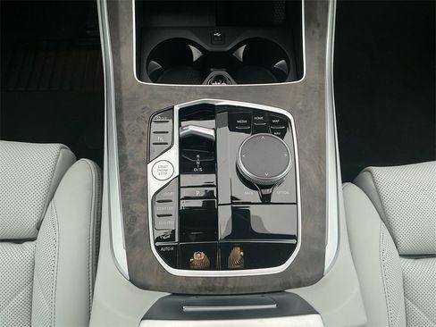 New 2026 BMW X5 xDrive40i w/ Climate Comfort Package image 11