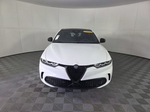 Used 2025 Alfa Romeo Tonale w/ Premium Package AWD/4WD image 4