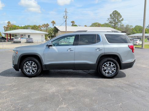 Used 2023 GMC Acadia SLT w/ Technology Package FWD image 7