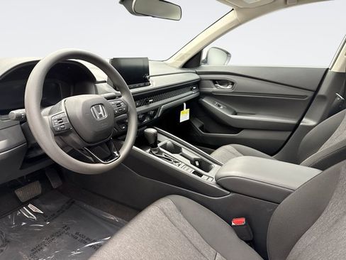 Used 2023 Honda Accord EX image 10