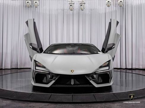 Used 2024 Lamborghini Revuelto AWD/4WD image 4