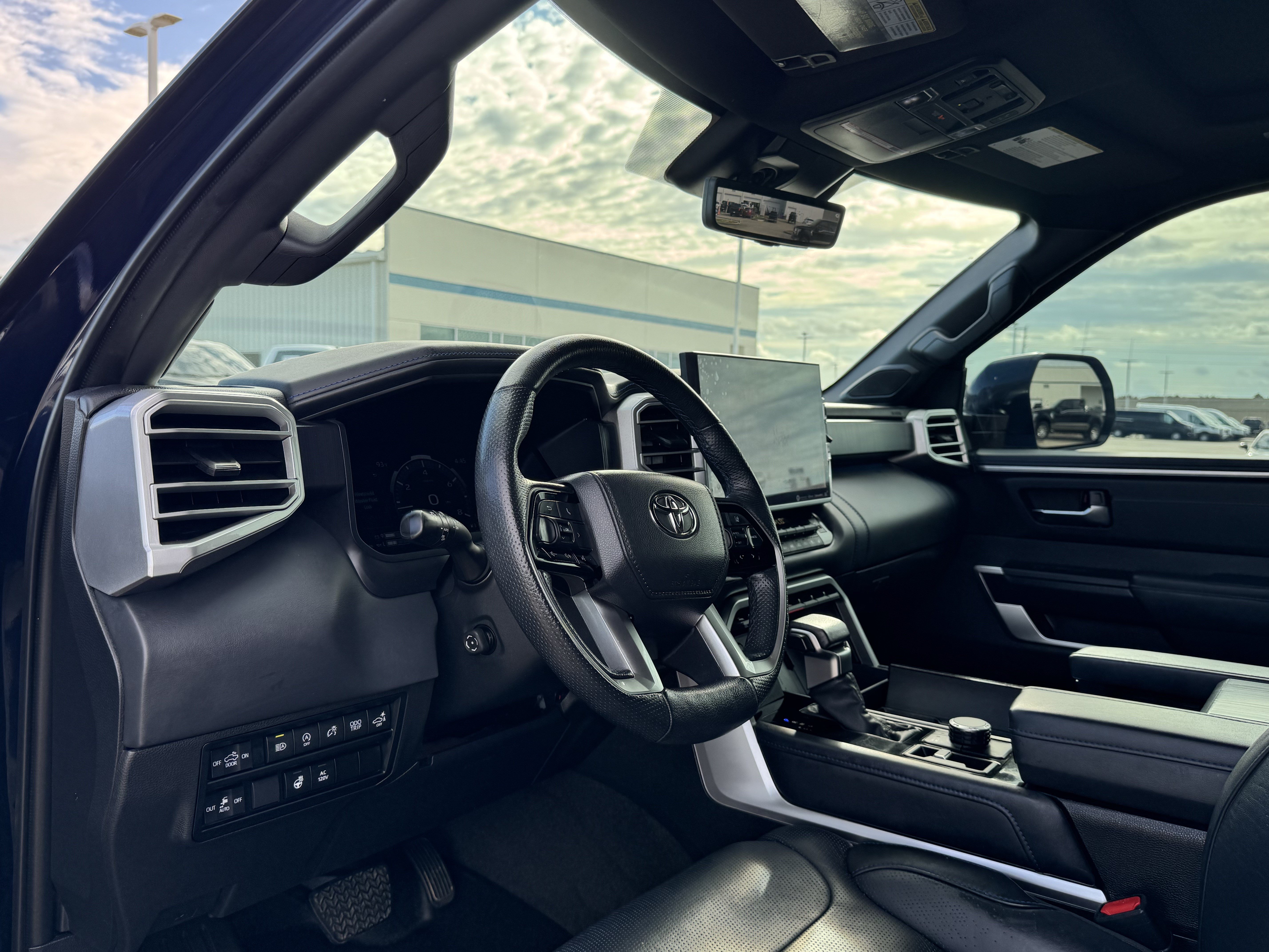 Used 2023 Toyota Tundra Platinum AWD/4WD image 16